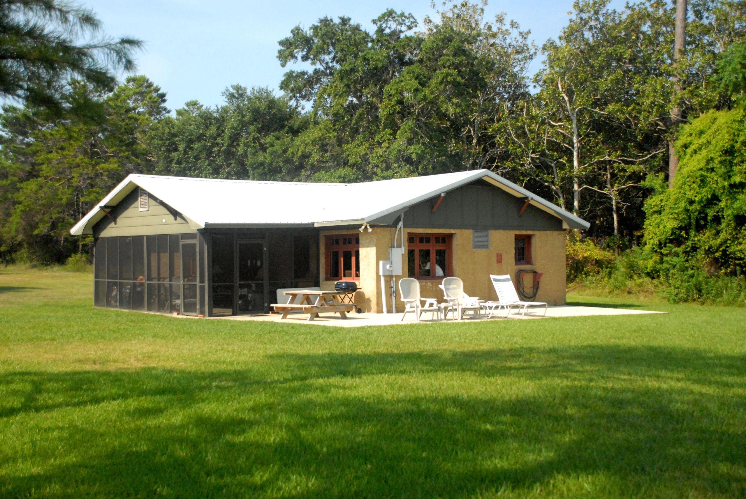 Little House by the Bay Logo